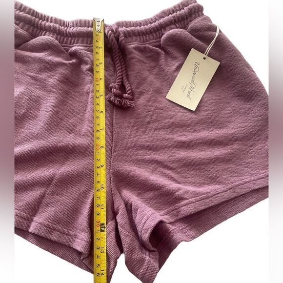 Small Size Universal Thread Shorts for Women - Picture 5 of 8